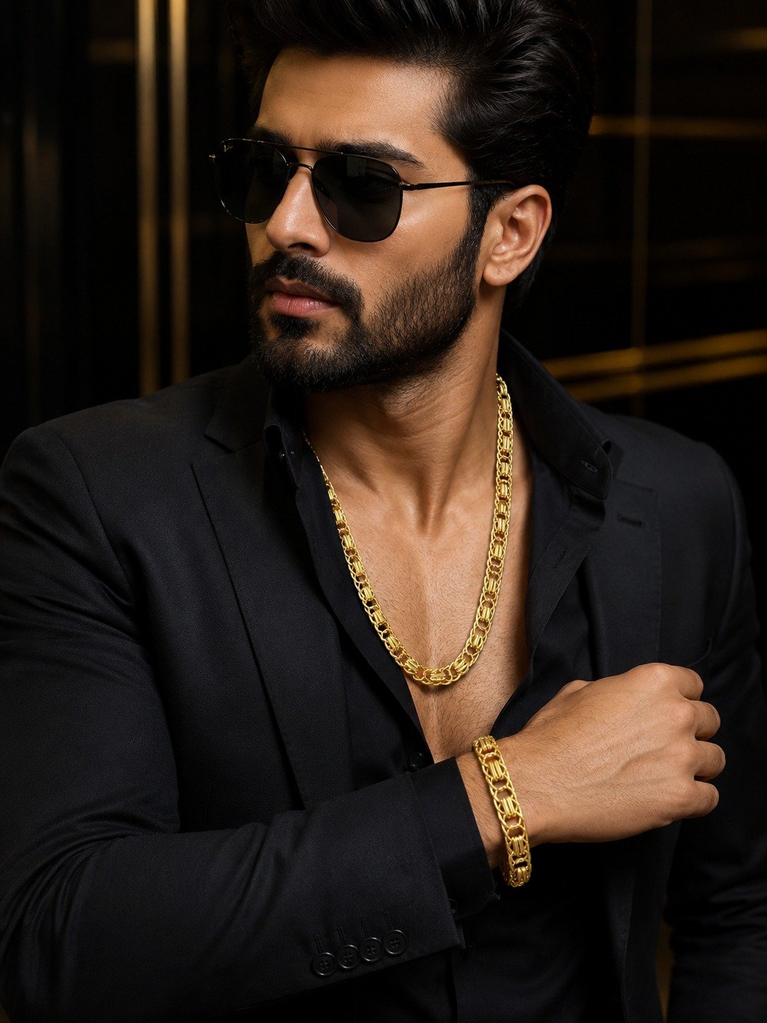 Man wearing the Royal Rope gold chain and bracelet
